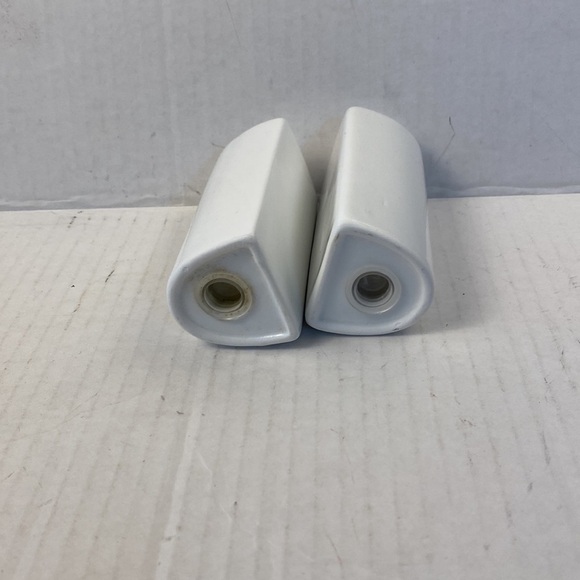 𝅺CERAMIC salt and pepper, shakers white minimalist classic mod clean lines - Picture 3 of 5